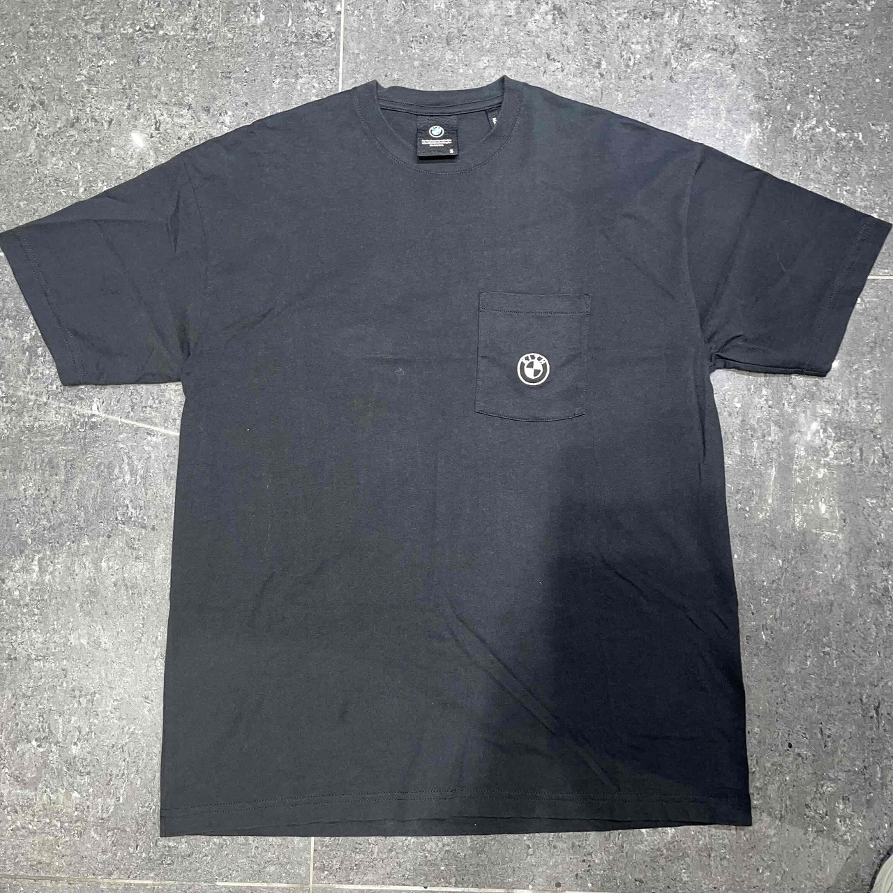 KITH 20aw x BMW ROUNDEL POCKET TEE SIZE-S 口づけ ビーエムダブリュー ラウンデル 衣嚢 半袖プルオーバー 南堀江店【中古】