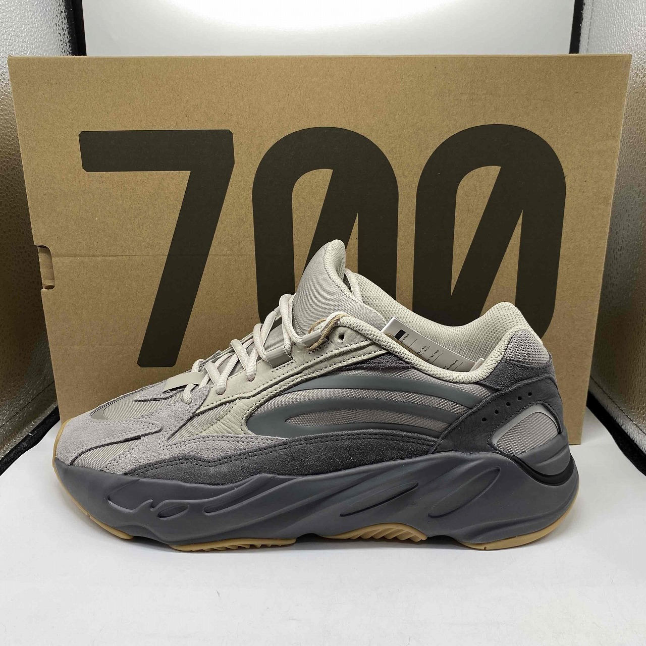adidas YEEZY BOOST 700 V2 TEPHRA 29.0cm FU7914 アディダス イージーブースト スニーカー 南堀江店【中古】