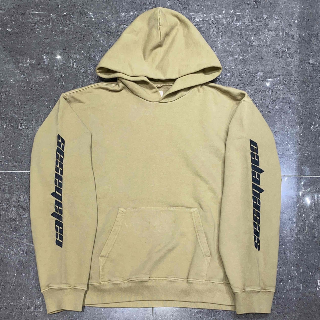 YEEZY CALABASAS ARM LOGO PULLOVER PARKA SIZE-L KW6U2050-A イージー カラバサス フーディー パーカー 南堀江店【中古】