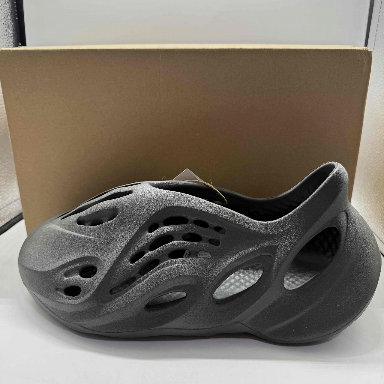 楽天市場】adidas YEEZY Foam Runner Carbon アディダス