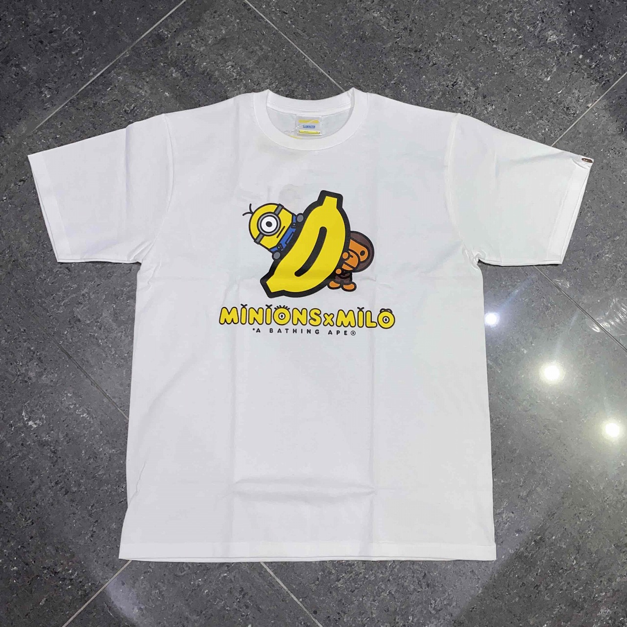 A BATHING APE MINIONS BANANA MILO TEE SIZE-L 2015年 アベイシングエイプ×ミニオンズ バナナマイロ半袖プルオーバー BAPE ベイプ 南堀江店【中古】