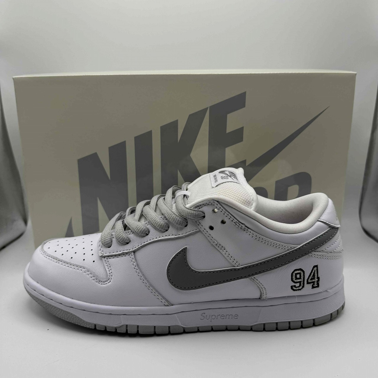 Supreme 25aw x NIKE SB DUNK LOW OG QS WHITE 27.0糎 HQ8487-100 シュプリーム ナイキエスビー ダンクローオージー 白いこと スニーカー 南堀江店【中古】