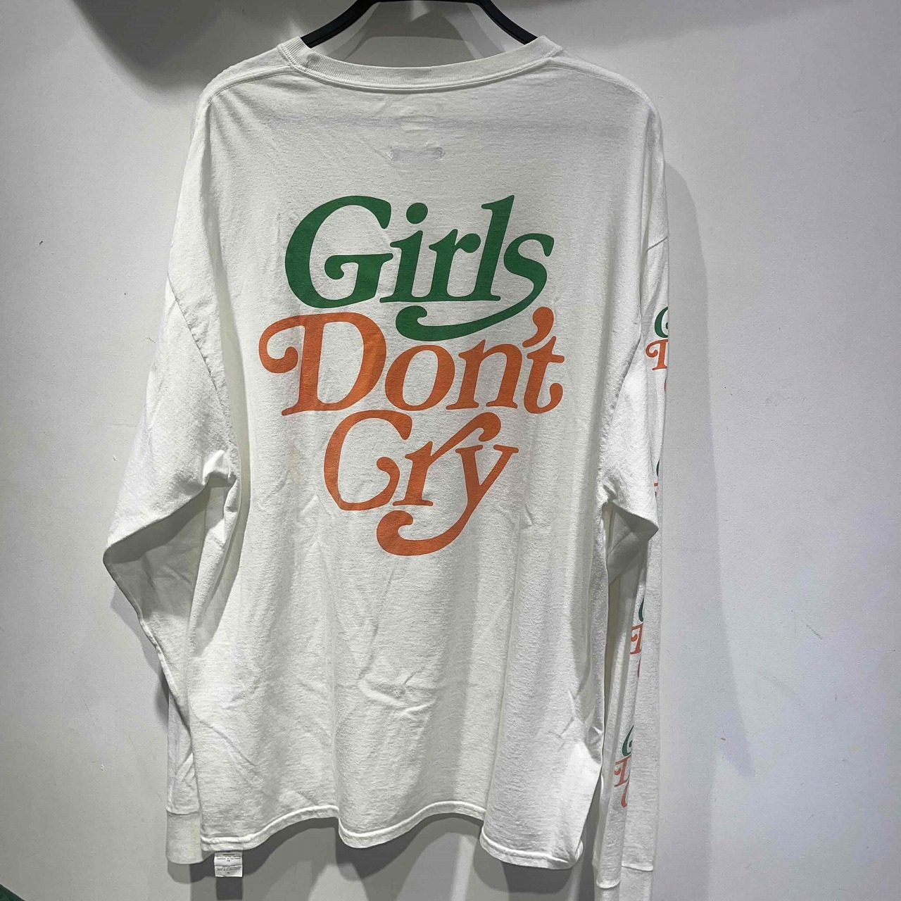 Girls Don’t Cry ガールズドントクライ ロングスリーブTシャツ白赤 楽天市場】Girls Don't Cry Logo L/S Tee ガールズドントクライ