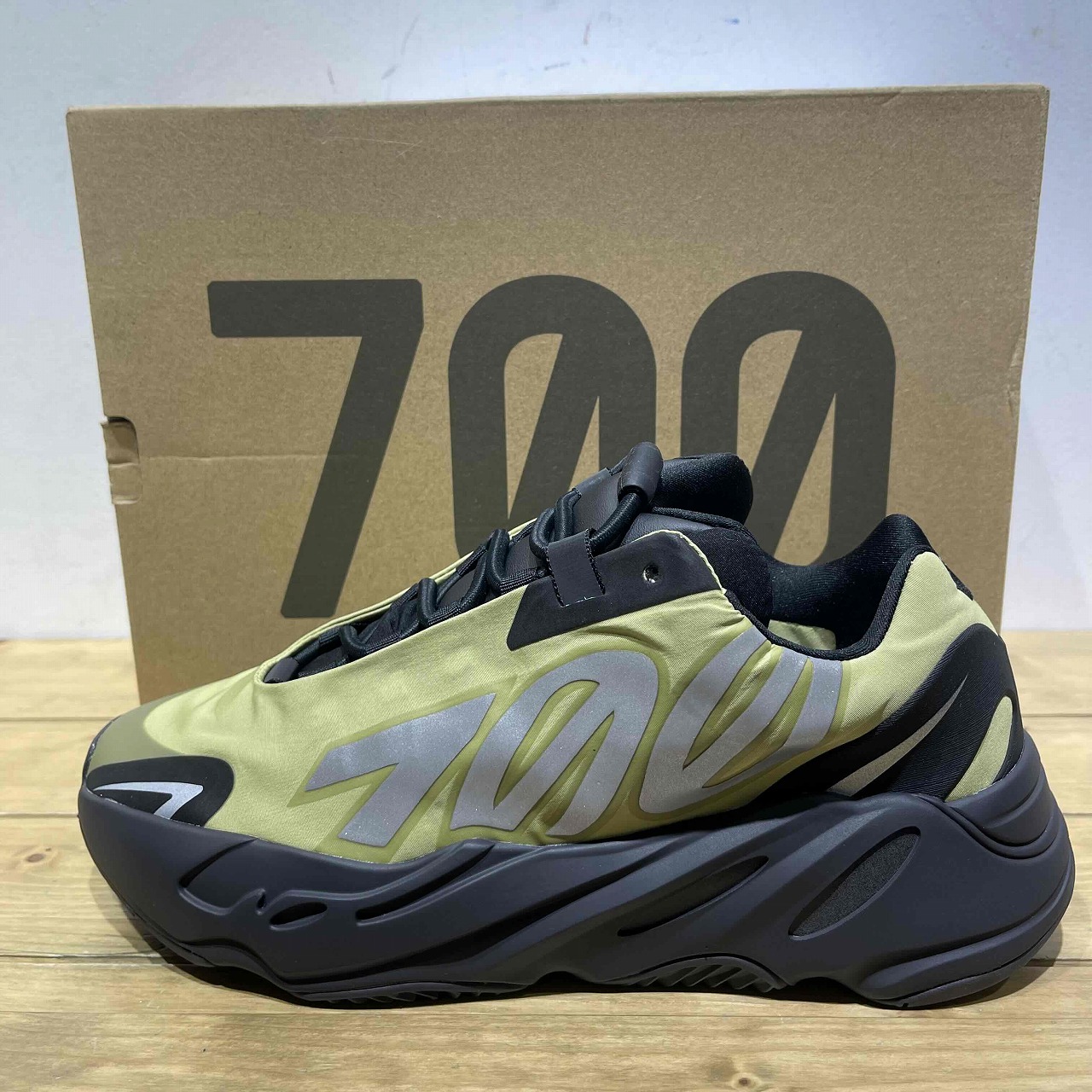 楽天市場】18年製 adidas YEEZY BOOST 700 