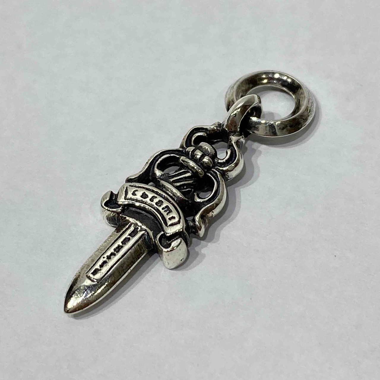 CHROME HEARTS CHARM #5 DAGGER クロムハーツ ダガーチャーム しろがね色 首飾りいの一番 心斎橋店【中古】