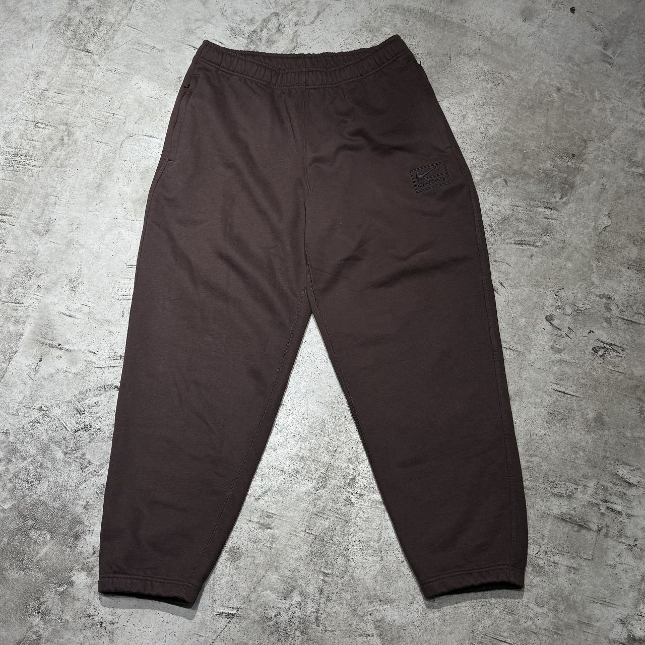 STUSSY x NIKE STONE WASHED FLEECE PANTS M大いさ FN5235-261 ステューシー ナイキ ウォッシュド フリースパンツ 心斎橋店【中古】 ズボン・パンツ-メンズファッション