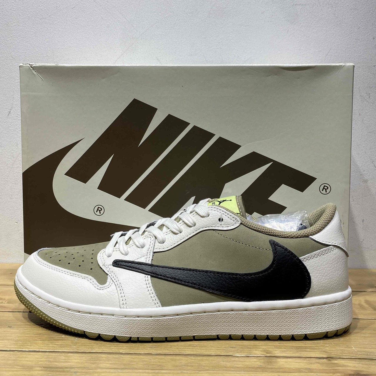 NIKE 2023 x TRAVIS SCOTT AIR JORDAN 1 LOW GOLF NRG NEUTRAL OLIVE 27.0cm FZ3124-200 ナイキ トラヴィススコット エアジョーダン1ローゴルフ ニュートラルオリーブ スニーカー 心斎橋店【中古】