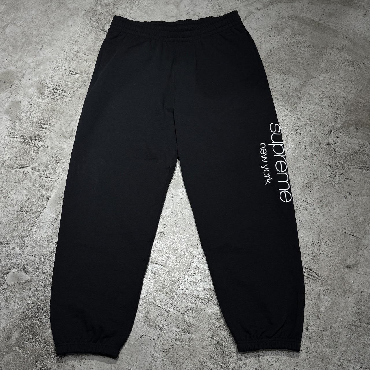 Supreme 26ss Classic Logo Sweatpant Size-L シュプリーム 古典派音楽ロゴタイプ スウェットパンツ 心斎橋店【中古】 メンズファッション-ズボン・パンツ