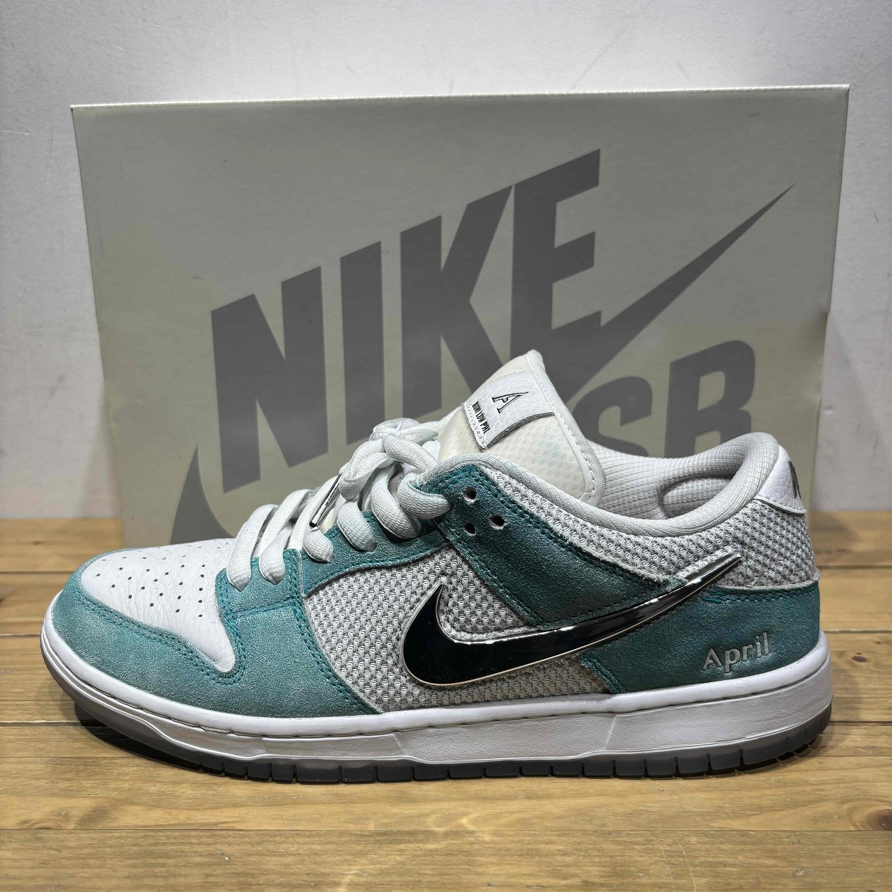 NIKE SB 2023 x APRIL SKATEBOARDS DUNK LOW PRO QS 27.5cm FD2562-400 ナイキエスビー エイプリルスケートボード ダンクロープロ スニーカー 心斎橋店【中古】