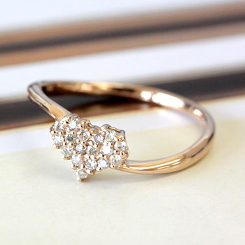 K18 フェミニンリッチなハートモチーフ　ダイヤモンド リング 0.14ct 【エクセレンテマンスリーコレクション】【文字入れ不可】