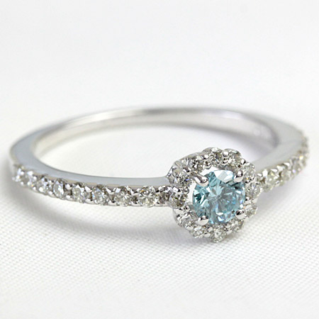 K18 18金 リング アイスブルー&times;カラーレス ダイヤモンド リング 中石0.18ct 脇石0.3ct ＜diamante - ディアマンテシリーズ -＞ ホワイトゴールド・ピンクゴールド・イエローゴールド SIクラス品質【THR2A045IB・2】｜ジュエリーエクセレンテ