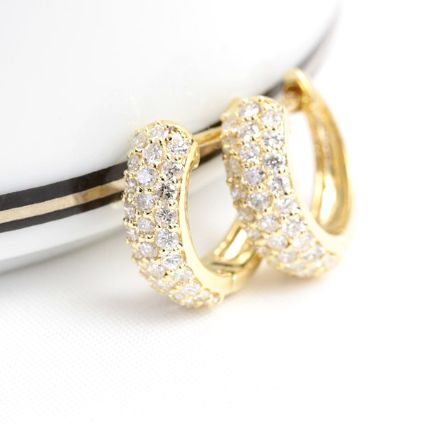 楽天市場】K18 パヴェ ダイヤモンド ピアス 0.3ct フープピアス