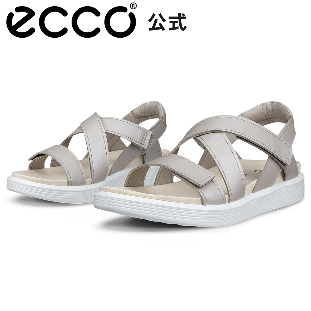 雨季が楽しげになる！雨季にも負けないECCOの“ムレない雨合羽”シューズ