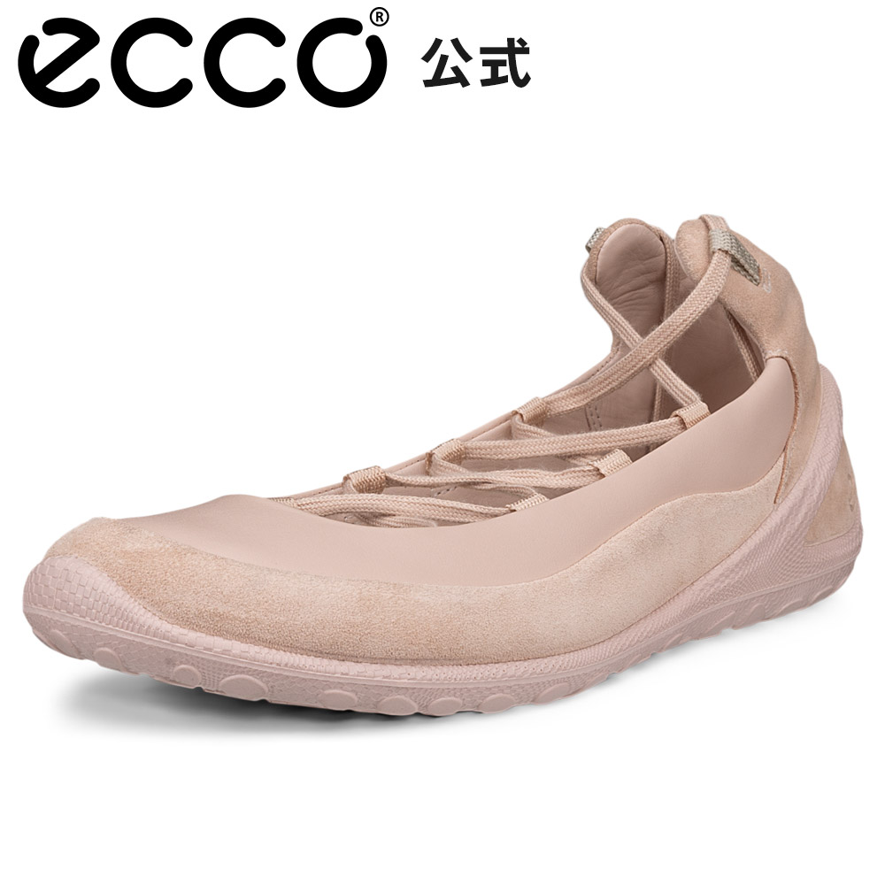 雨季が楽しげになる！雨季にも負けないECCOの“ムレない雨合羽”シューズ