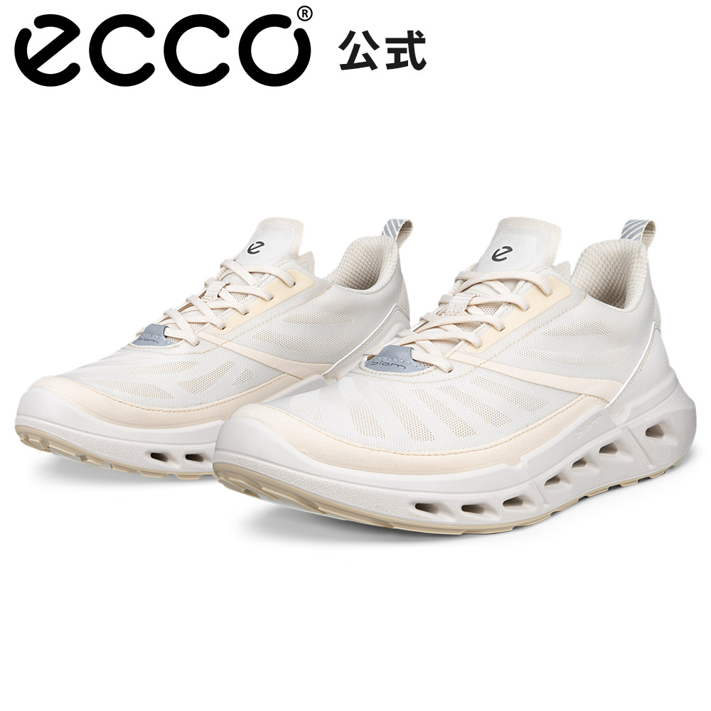 雨季が楽しげになる！雨季にも負けないECCOの“ムレない雨合羽”シューズ