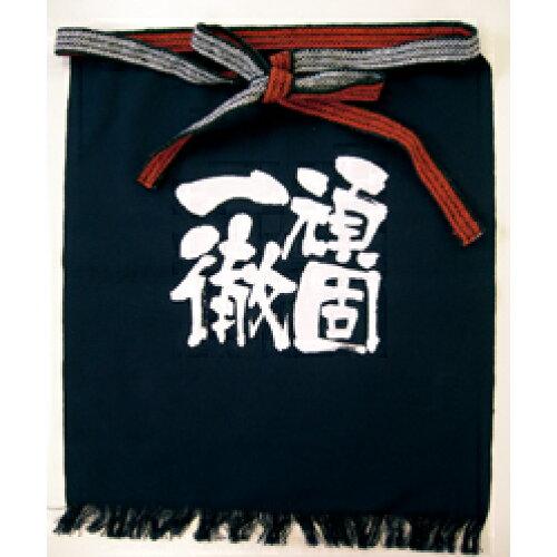 NOBORIYA 旗幟屋 E_帆前掛 8447 (短) 強情っ張り一徹 白字 (8447)【入数:5】
