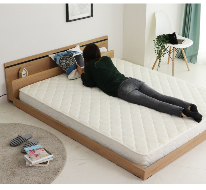 ベッド クイーン ベッドフレーム クイーンサイズ 圧縮マットレス付き フロアベッド ローベッド 木製ベッド コンセント付き sanjp
