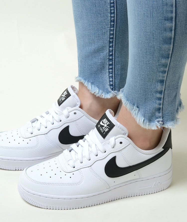 NIKE WMNS AIR FORCE 1 \u002707 ナイキ ウィメンズ 大気圏 フォース 1 07 白いこと 白×黒いこと 白×黒 レディース スニーカー dd8959-103