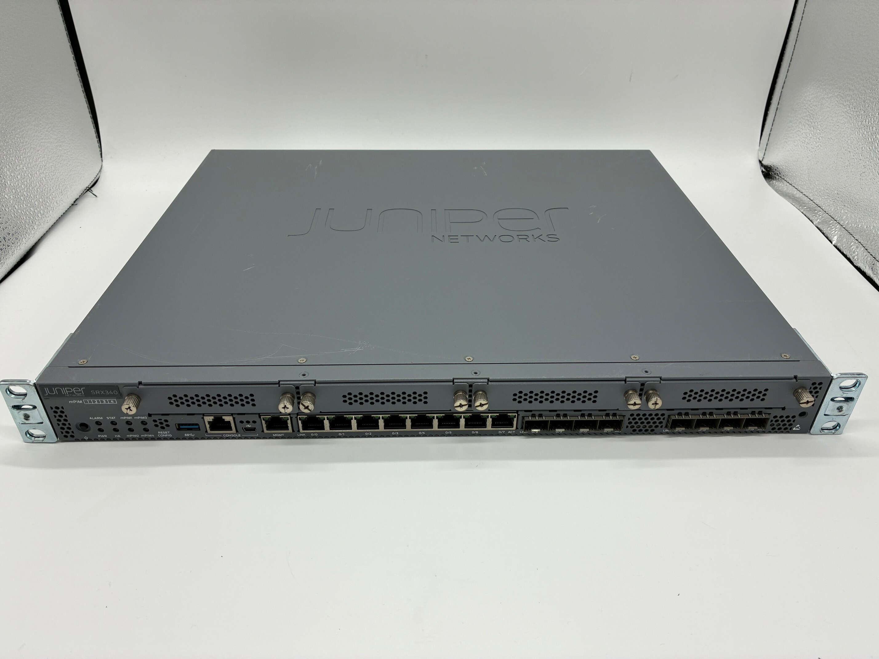 中古 Juniper Networks SRX340-SYS-JB REV B｜1U セキュリティアプライアンス｜ファイアウォール3Gbps｜8ポートGbE｜AC電源｜Junos OS.15.1X49-D50.3 動作確認済 初期化済 14,200円