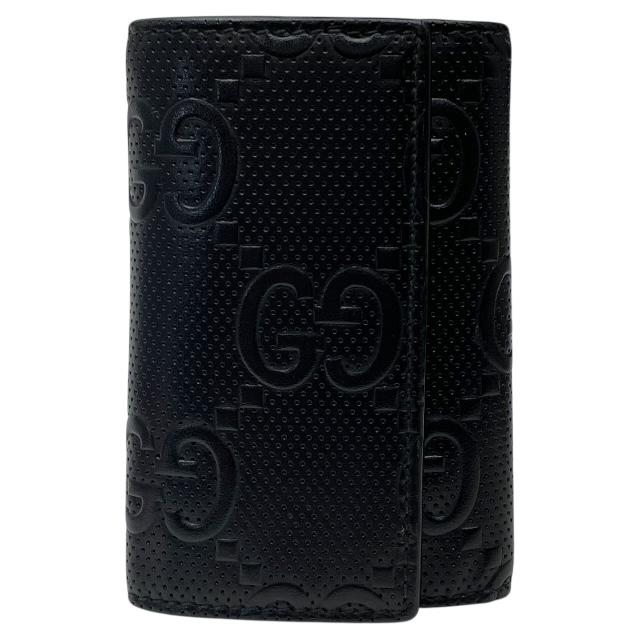 GUCCI エンボス加工レザーキーホルダー ブラック GUCCI グッチ GG シマ レザー モノグラム キーホルダー ブラック