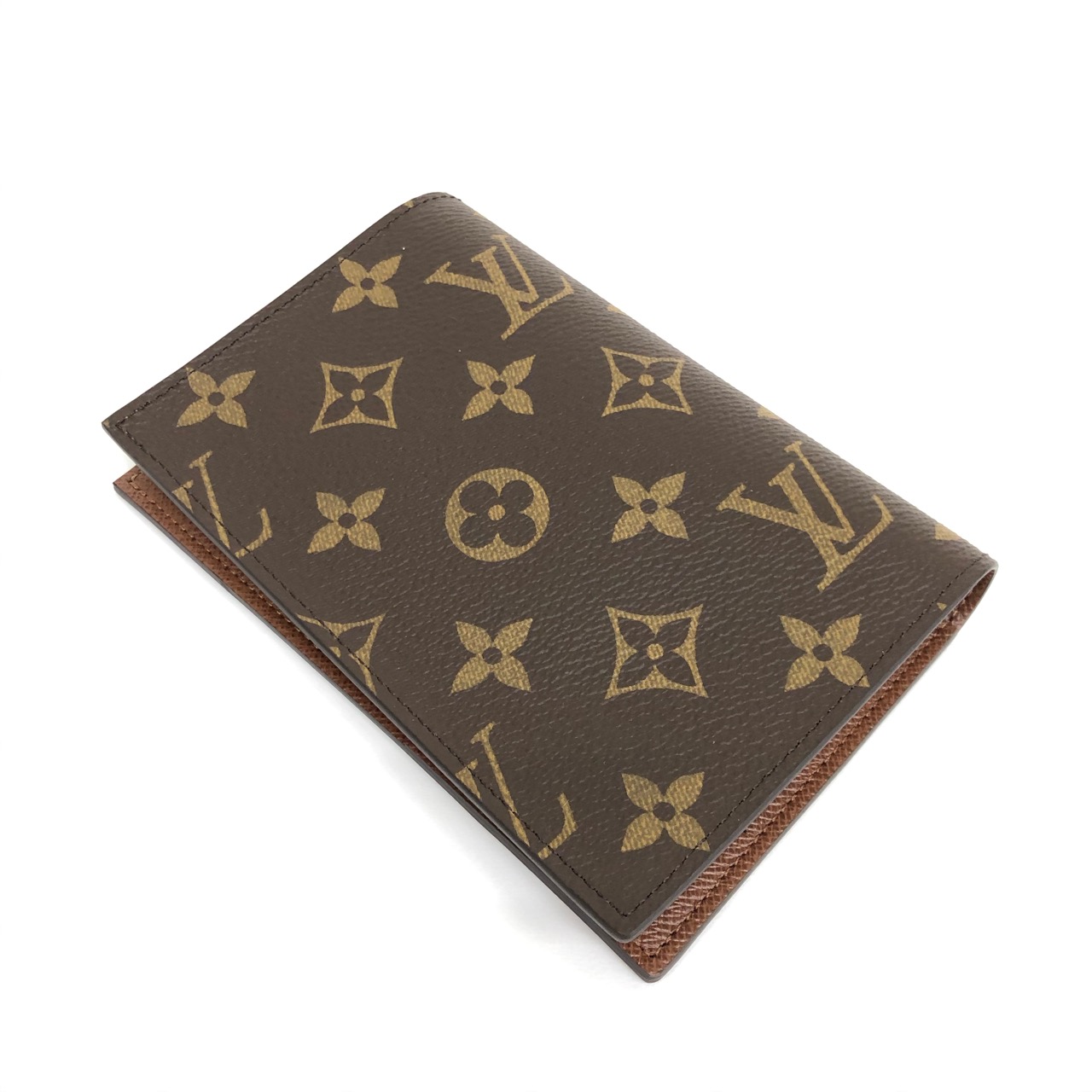 Shop Louis Vuitton Passport Cover (M64502) by luxurysuite