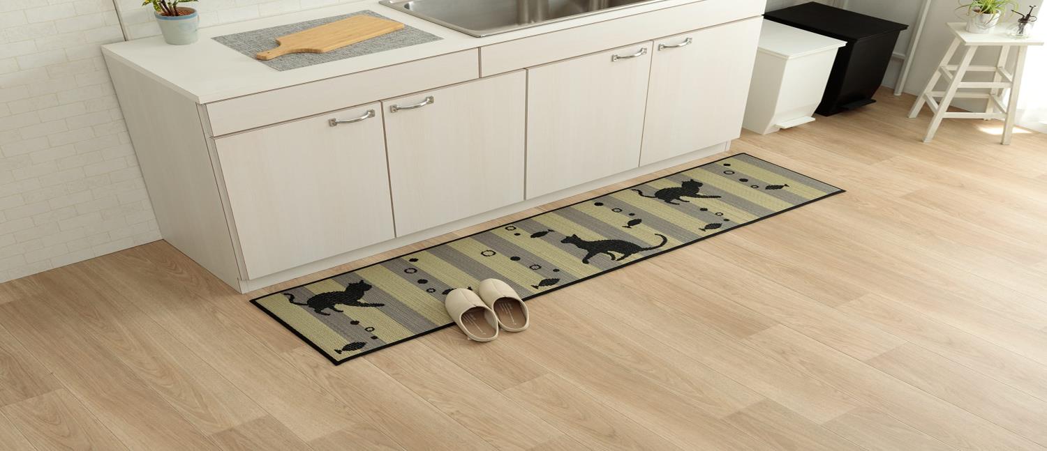 イケヒコ い草 キッチン マット kitchen mat 長方形 Fニャコルン ブラック 約60×270cm かわいい 猫 ネコ ねこ 抗菌防臭効果 国産 九州産 滑り止め カジュアル #1081960015905|ECプライム