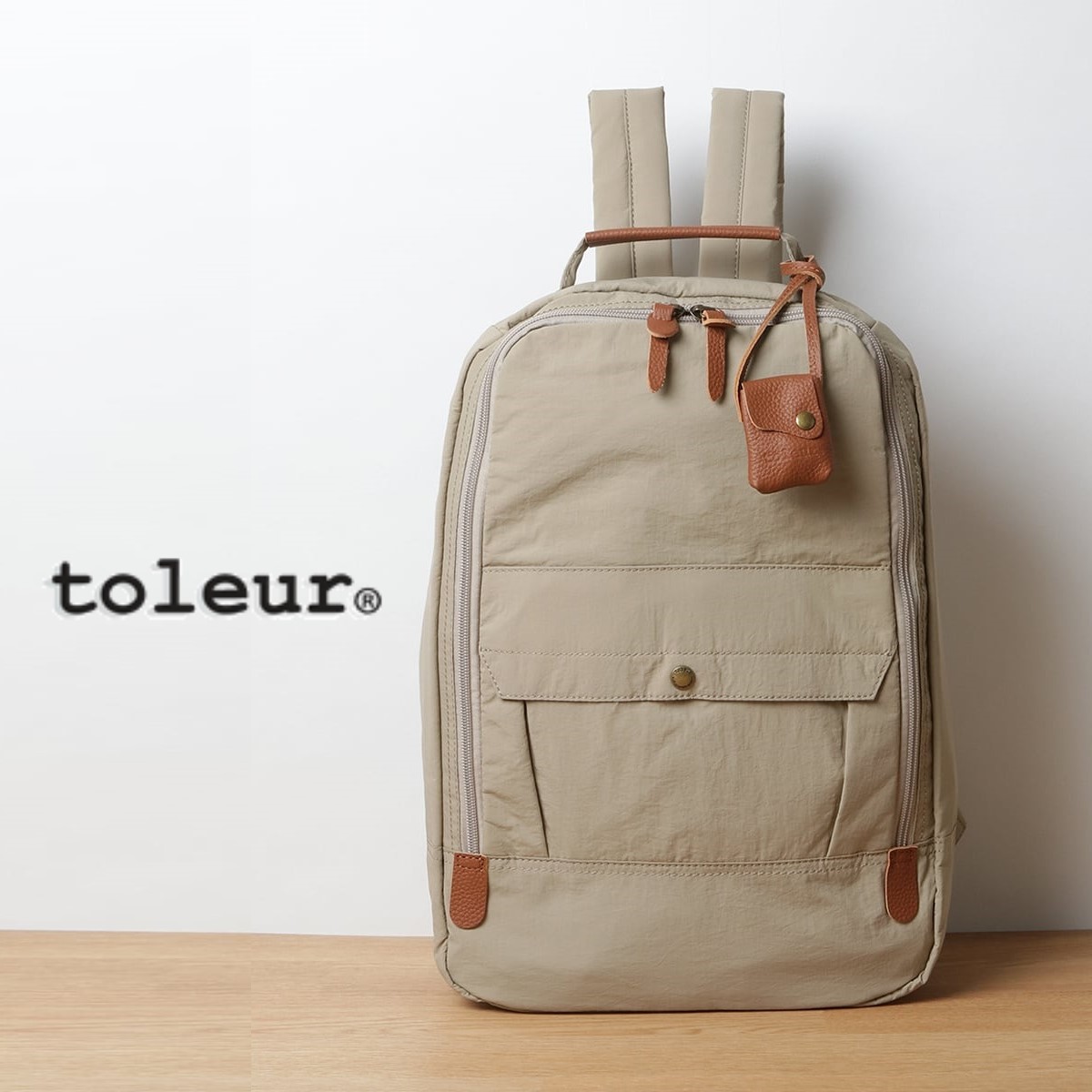 toleur トーラ 背嚢 背嚢 うしろ側容器に並べる ウォッシュ ナイロン 牛皮 カウなめし革 軽さ