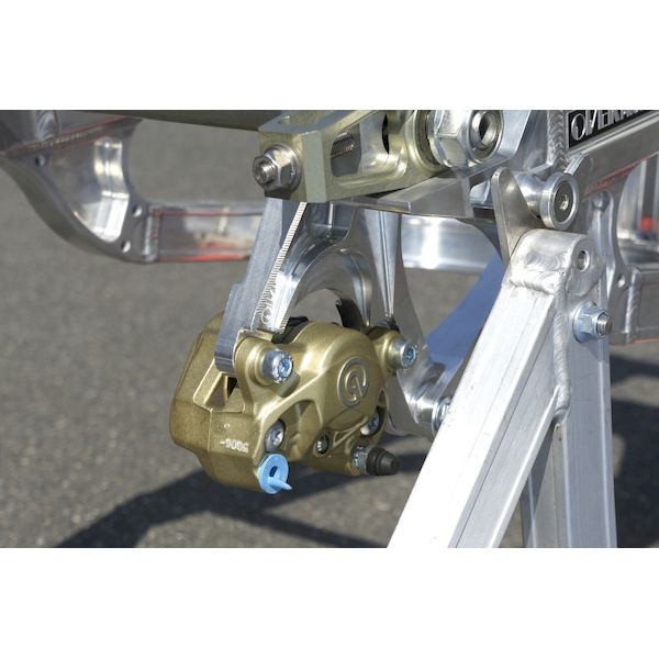 (LINEクーポン有)OVER Racing 83-811-21 リアキャリパーサポート ブレンボ2P／カニ用 ZRX1200DAEG 8381121｜測定器・工具のイーデンキ