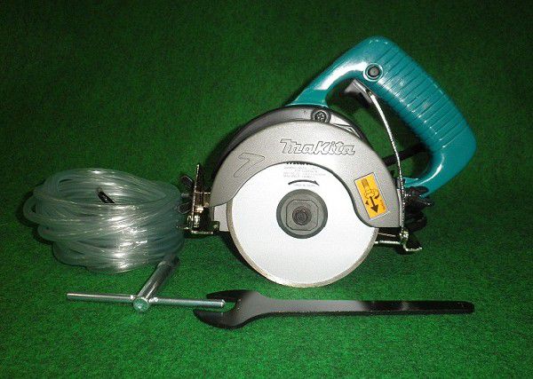 楽天市場】マキタ電動工具 205mmカッター【給水装置付】 4108R