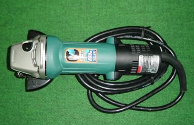 マキタ 9533BLA 100mmブレーキ付ディスクグラインダ 細径&高耐久&ハイパワー 低速高トルク AC100V 新品 マキタ電動工具 純正品｜プロショップE-道具館店