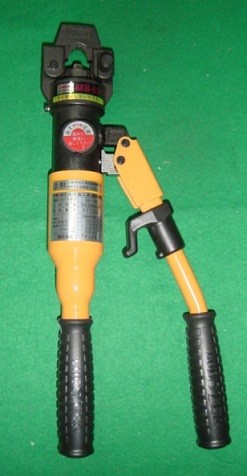 ロブテックス AKH60N 手動油圧式圧着工具 裸端圧着端子・裸圧着スリーブP B用 使用範囲:14,22,38,60mm2 新品 純正品｜プロショップE-道具館店