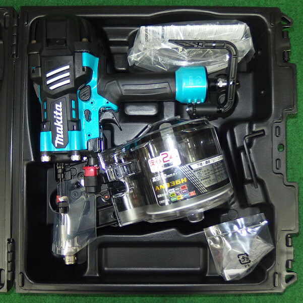 送料無料 マキタ AN936HM 90mm高圧エア釘打機 エアダスタ付 青 新品 マキタエアー工具 純正品｜プロショップE-道具館店