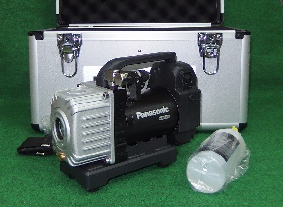 パナソニック EZ46A3K-B 14.4V/18V充電式デュアル真空ポンプ 本体のみ+ケース オイル逆流防止弁付 ※バッテリ・充電器別売 新品 代引不可 純正品|プロショップE-道具館店