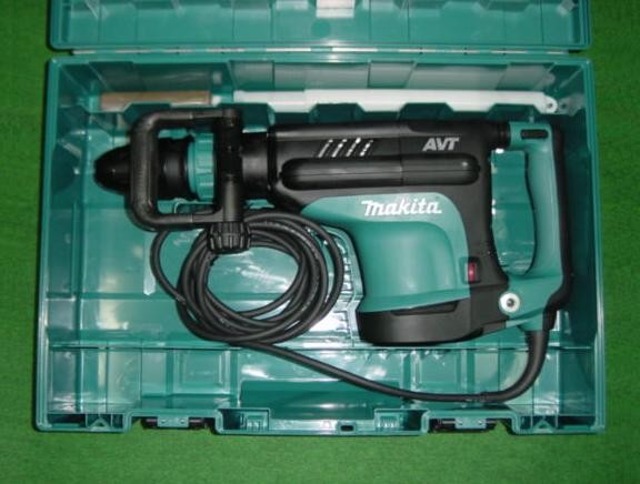 マキタ HM1213C SDS-MAXシャンク AVT電動ハンマ 質量10.2kg AC100V 新品 ハツリ 低振りまわす＆ハイパワ－  純然たる品