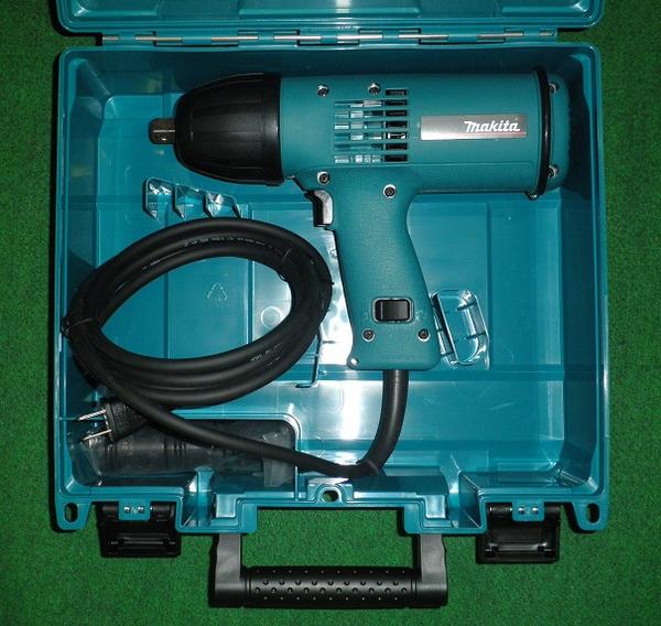 マキタ 6905H 差しひびき鍵 角運転:12.7sq 最大限度総締め付トルク:294N・m AC100V 脂上半身の軽さ印字機 19・22・24粍ソケット付 新品 マキタ電動手道具 完全無欠品