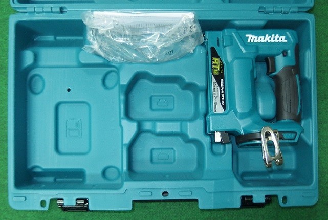マキタ ST112DZK 18V RT線用充電式タッカ 本体のみ + ケ－ス バッテリ・充電器別売 新品 純正品