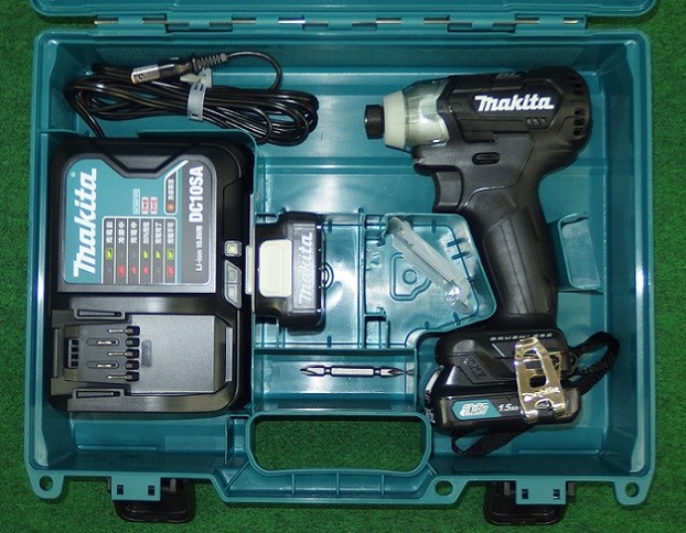 マキタ TD111DSHXB 10.8V 充電式ブラシレスインパクトドライバ 最大締付けトルク:135N・m スライドバッテリ式 1.5Ahバッテリ x2個付セット 黒 新品 マキタ電動工具 純正品|プロショップE-道具館店