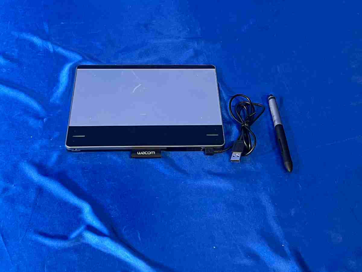 【中古】 4104 WACOM / ワコム 書き込み経口避妊薬/Intuos Pen \u0026 Touch Small 型番：CTH-480 中古 詳しい設備 理化学設備 修する設備 通電突き止める済み