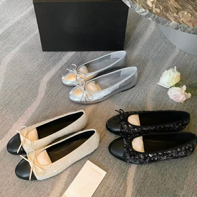 パンプス レディース ローヒール シャネル風 ラメ レザー 通勤 オフィス オールシーズン 上品 華やか 丸みを帯びたトゥ 痛くない 柔らかい 歩きやすい ブラック シルバー オフホワイト フォーマル デート パーティー バレエシューズ ぺたんこ KATACHITO