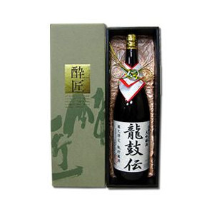 【近藤酒造】華姫桜 龍鼓伝 1800ml [ギフト箱入り]