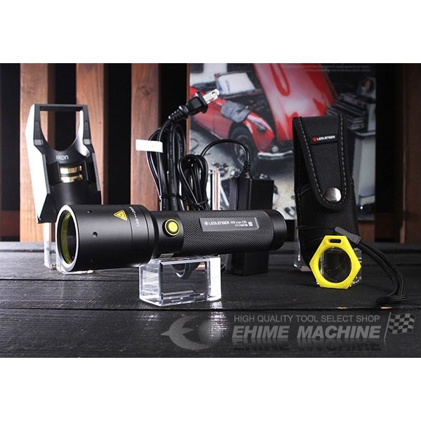 楽天市場 Led Lenser レッドレンザー X21 2 9421 明るさ1600ルーメン 大型ledフラッシュライト 日本正規品 懐中電灯 登山 ハンドライト タクティカル 送料無料 沖縄除く Ak Select 赤城工業株式会社