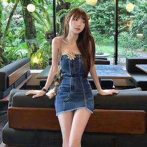 セクシー デコルテ 肩出し レディース ワンピース ミニ 袖なし ベアトップ セミフレア タイト スリム 細身 Iライン 背中開き デ