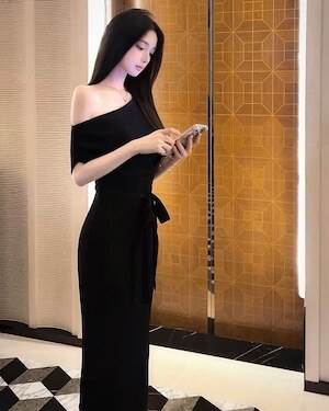 色っぽい デコルテ 肩出し レディース 衣装 御召しもの ロング 半袖 一肩先 きつい か細い 細身 酉の方角シュロの葉 犀