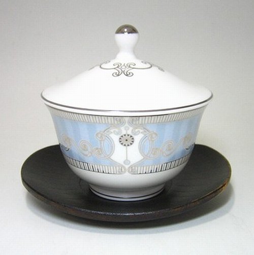 ウェッジウッド 【アレクサンドラ】 蓋付 湯呑  茶托付き添い人