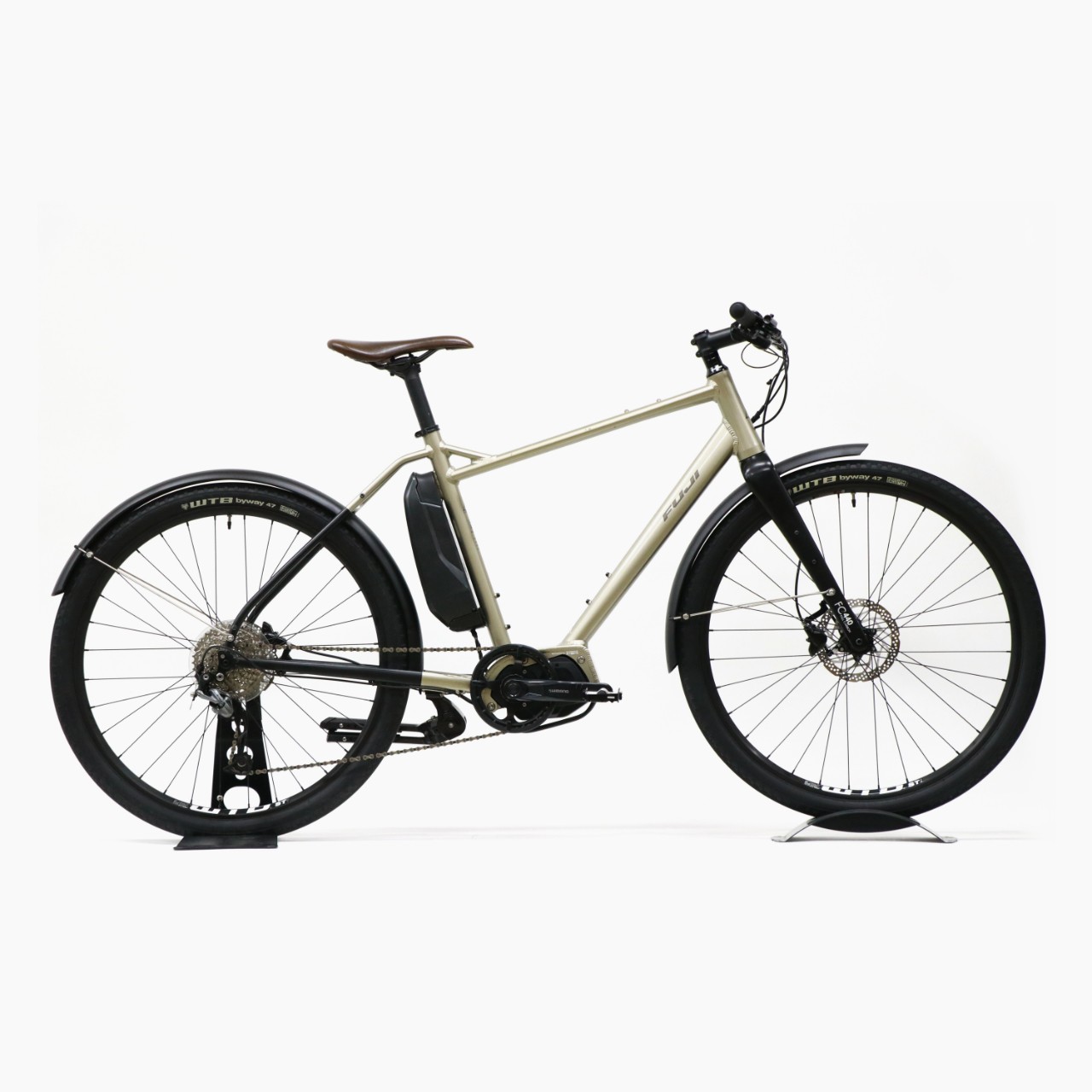 【中古】FUJI FARPOINT（フジ/毛革尖んがり）E-bike 電動銀輪 グラベルバイク 油圧レコード盤打ちきり 1×9速 フルカーボンフォークとり備える 前後スルーアクスル 中古銀輪