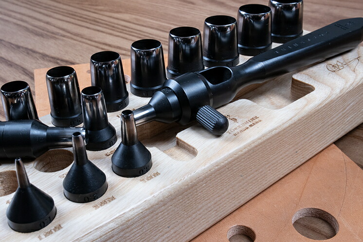 YORKSHINEの穴をあける工具 穴あけポンチセット15ピース　レザークラフト 穴あけポンチ替刃 1～15mm　交換式ハトメ抜きセット１５サイズ入り　 レザークラフト工具 　ハトメ抜き　 穴あけ工具　ベルトの穴　レザーポンチ｜中島鞄工房