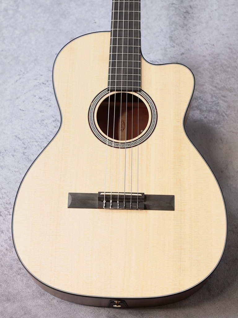 Martin 000C12-16E NYLON 【アコギ構造とクラギのハイブリッドモデル！】【お茶の水駅前店】｜クロサワミュージックパラダイス