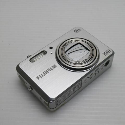 美品＊FUJIFILM FINEPIX J30 シルバー 薄さ20mmのスリムボディに「シーンぴったりナビ」と「顔キレイ
