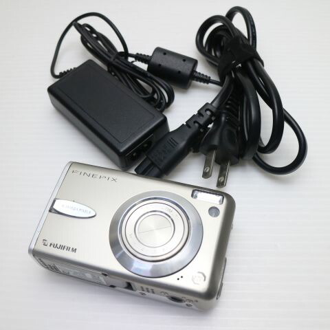 【中古】 美品 FinePix F30 しろがね色 楽になること引き受ける 即日送りとどける FUJIFILM ディジカメ デジタル写真機 本体 週末祝送りとどける聞き入れる