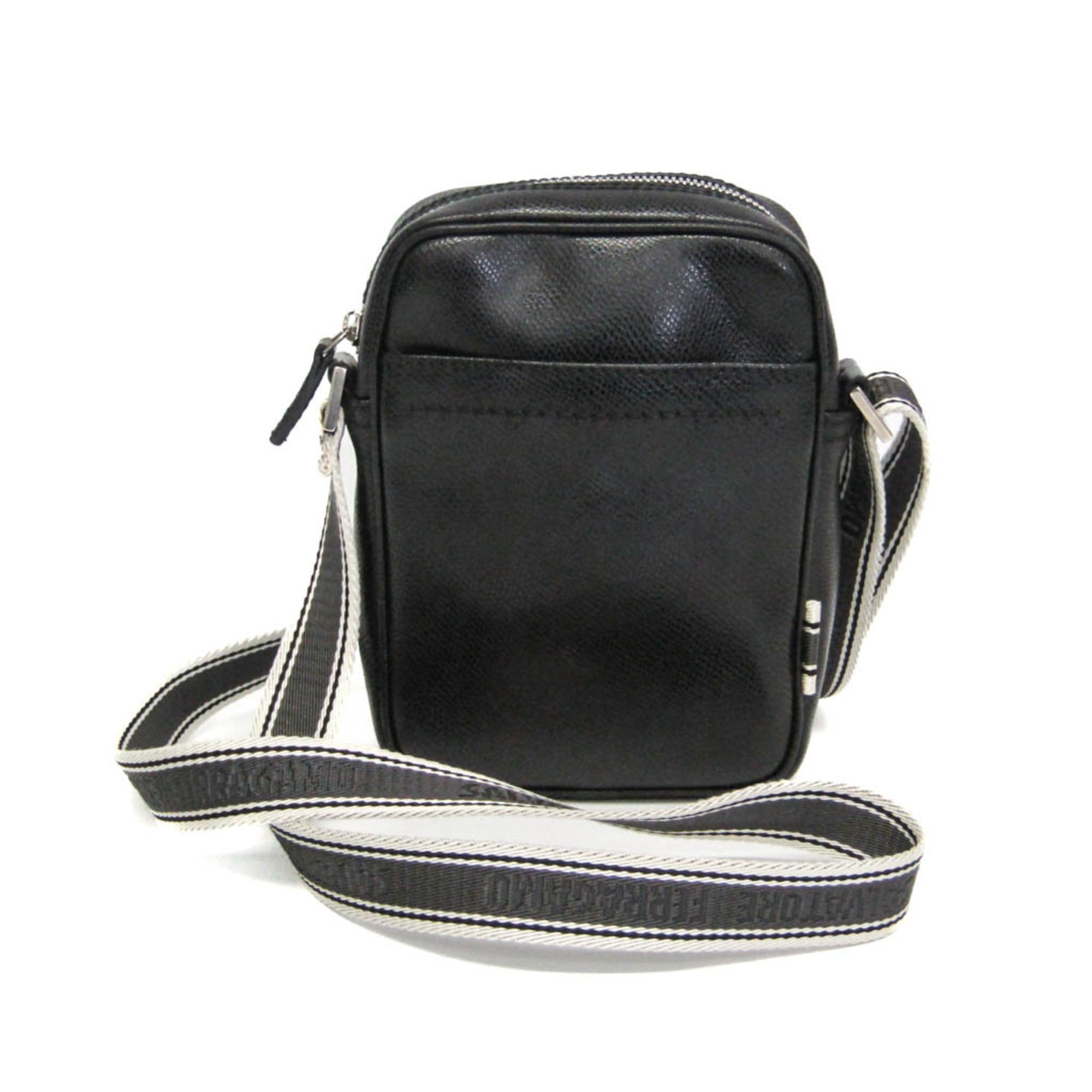 サルヴァトーレ・フェラガモ(Salvatore Ferragamo) FZ-24 8810 メンズ,レディース レザー ショルダーバッグ ブラック【中古】